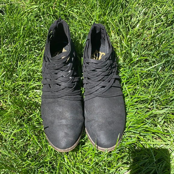 Fergalicious strappy booties! - Picture 1 of 8